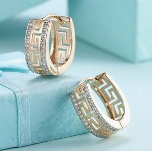 14K Yellow Gold Womens Chunky Hoop Earrings Diamond Huggie Geometric Elegant